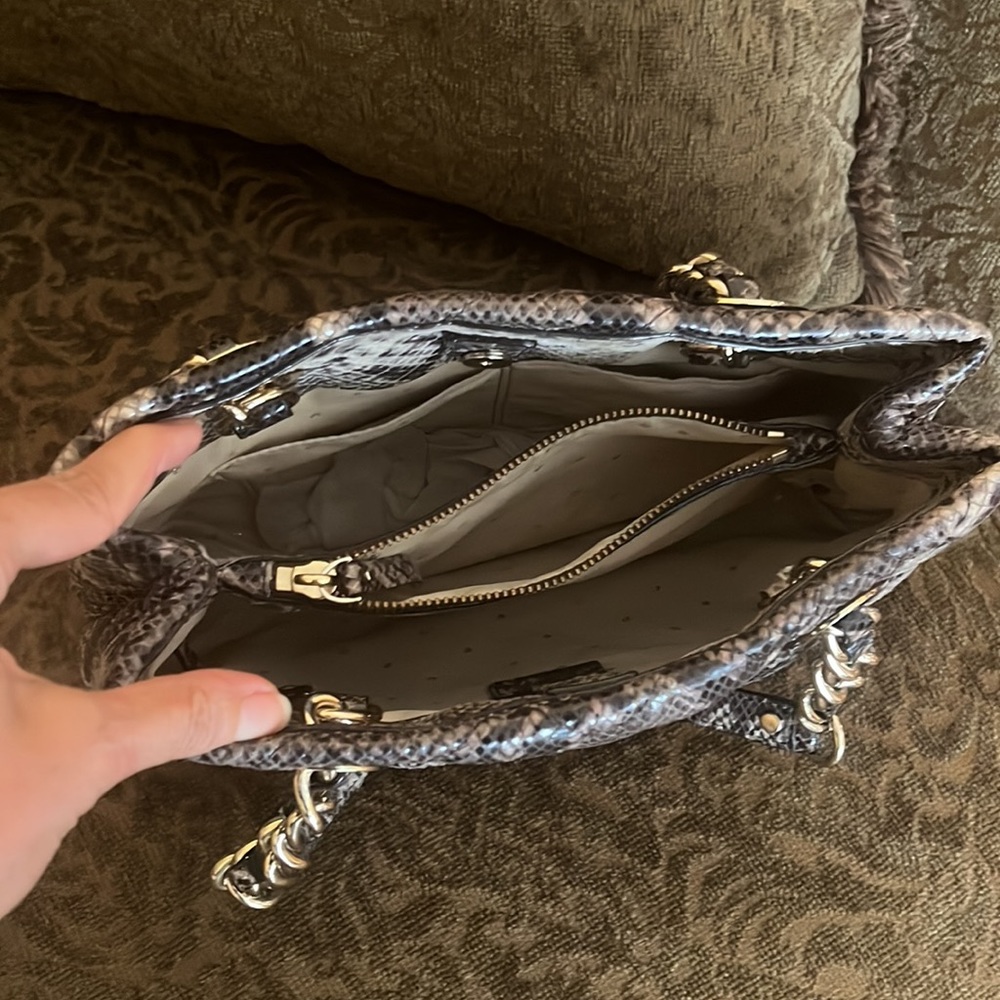 Kate Spade Wore It Once But There Is Chipping Of … - image 4